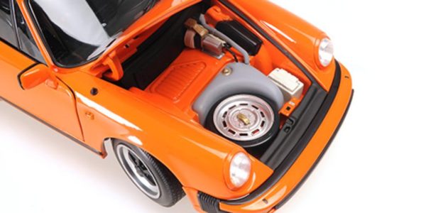 Porsche 911 CERRARE COUPE 3.2 1983 Escala - 1:18 - Image 2