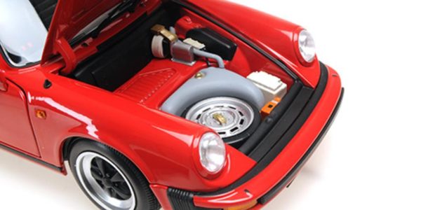 Porsche 911 CARRERA CABRIOLET 1983 Escala - 1:18 - Image 2