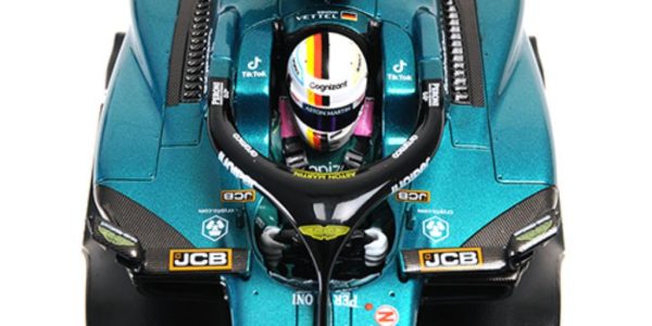 ASTON MARTIN ARAMCO COGNIZANT FORMULA ONE TEAM AMR22 #5 SEBASTIAN VETTEL - AUSTRALIAN GP 2022 Escala - 1:18 - Image 5