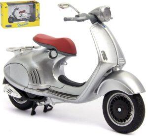 Vespa 946 2014 - Escala 1:18