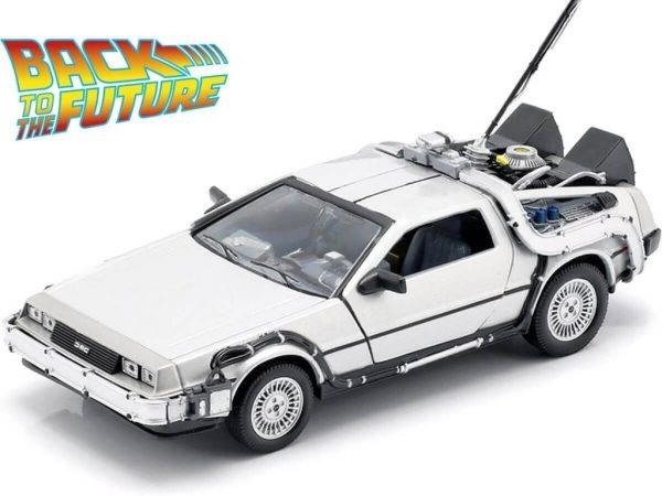 DELOREAN DMC - BACK TO THE FUURE I - Escala 1:24