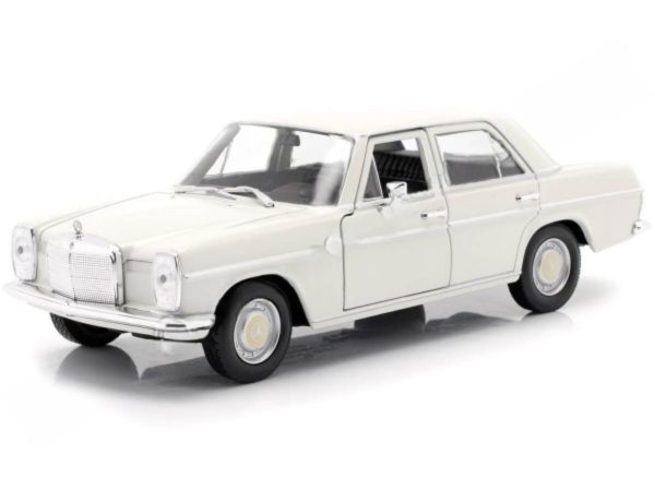 Mercedes Benz 220 (W115) - Escala 1:24