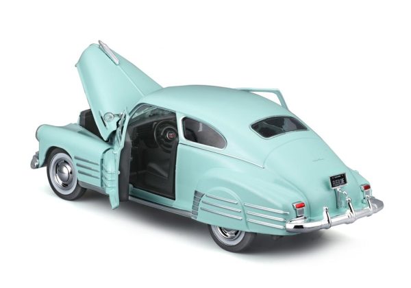 Chevrolet FLEETLINE AEROSEDAN 1948 Escala - 1:24 - Image 2