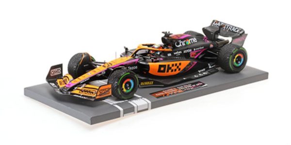 MCLAREN F1 TEAM MCL36 #3 DANIEL RICCIARDO SINGAPORE GP 2022 Escala - 1:18 - Image 2