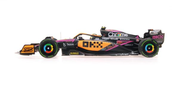 MCLAREN F1 TEAM MCL36 #4 LANDO NORRIS SINGAPORE GP 2022 Escala - 1:18 - Image 3
