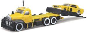Mack B-61 FLADBED 1953 - FORD MUSTANG 1965 - Escala 1:64