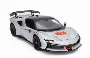 FERRARI SF90XX STRADALE 2024 BIANCO ARTICO - Escala 1:18