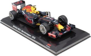 Red Bull RB12 #33 MAX VERSTAPPEN 2016 - Escala 1:24